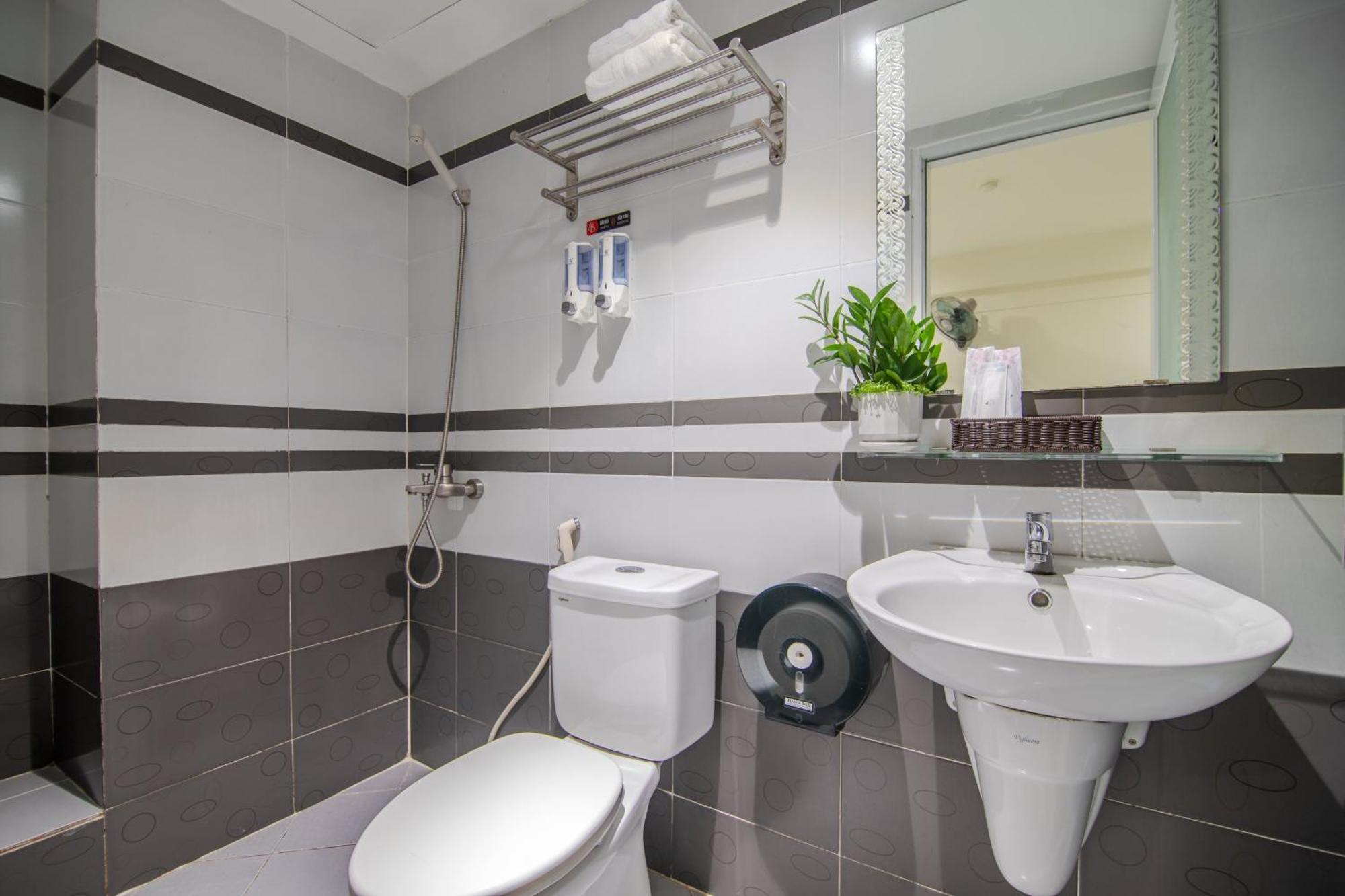 Bin Bin Hotel 5 - Near Lotte Mart D7 Bandar Ho Chi Minh Luaran gambar